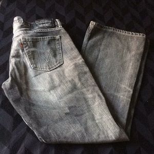 LEVI’S LOW BOOT CUT 527